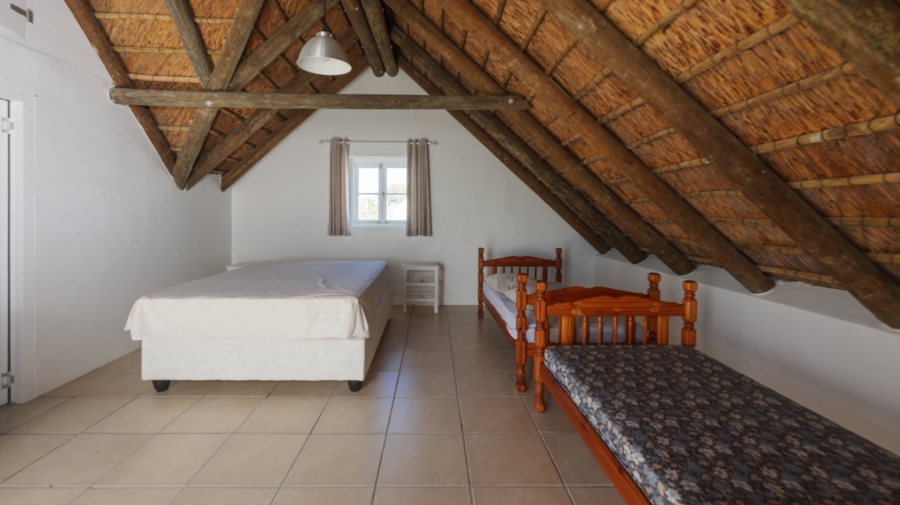 5 Bedroom Property for Sale in Struisbaai Western Cape